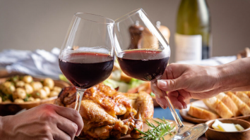 Ce vinuri îți împodobesc masa festivă? Cramele românești se bucură de succes