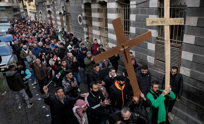 Forțele siriene suferă 14 victime în atacurile din zonele rurale