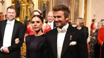 FOTO. David și Victoria Beckham au fost prezenți la banchetul în cinstea Emirului Qatarului la Palatul Buckingham. Ce ținut au abordat cele două staruri