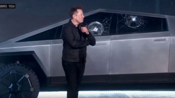 Tesla începe o avalanșă de retrageri. Aproape 700.000 de vehicule au probleme legate de presiunea în pneuri