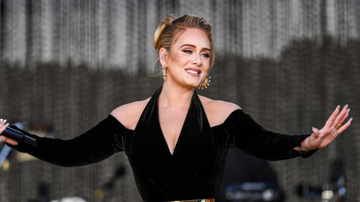 Adele este acuzată de plagiat. Un judecător brazilian cere retragerea melodiei „Million Years Ago”