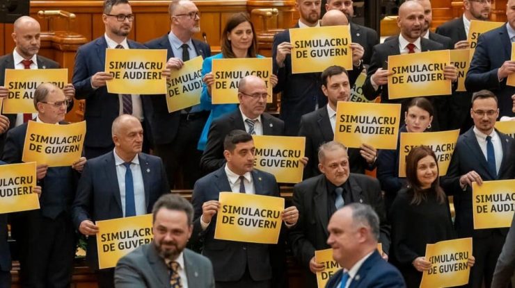 Protest AUR în plenul reunit al Parlamentului. George Simion: „Simulacru de audieri”