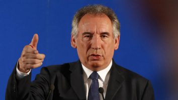 Macron îl numește pe François Bayrou. Cine este acesta și la ce se poate aștepta Franța pe mai departe