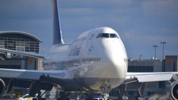 Cât de des zbori cu avionul? Media de vârstă a avioanelor de transport a crescut considerabil