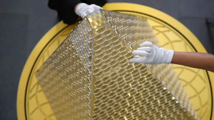 Germania prezintă „cel mai scump” brad de Crăciun din Europa. Făcut din aur, acesta costă 5,3 milioane de euro