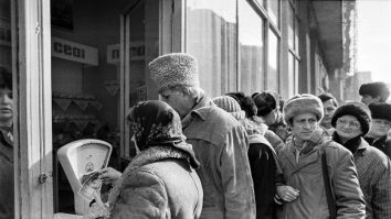 O nouă materie este introdusă în liceele din România. Toţi elevii vor studia „Istoria comunismului din România”