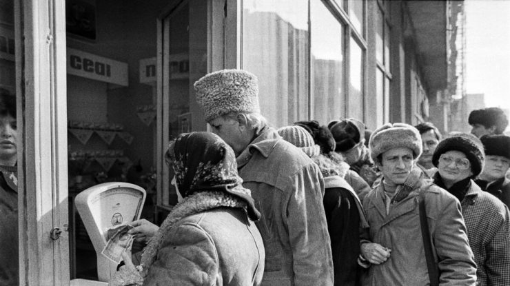 O nouă materie este introdusă în liceele din România. Toţi elevii vor studia „Istoria comunismului din România”