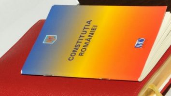 Astăzi, România marchează adoptarea Constituției din 1991. Analist politic: „Ea are aspectul de îndrumare a vieții publice a indivizilor”