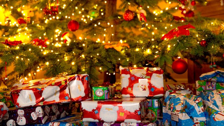 Sute de mii de români sărbătoresc astăzi Crăciunul pe rit vechi. Milioane de credincioși ortodocși urmează calendarul iulian