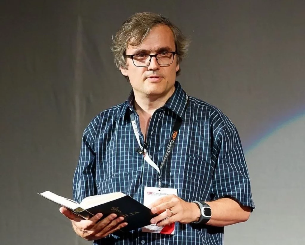 Excelența României nu este vizibilă doar pe 1 decembrie! Cristian Presură: „La baza fiecărui cercetător stă curiozitatea” Excelența României nu este vizibilă doar pe 1 decembrie! Cristian Presură: „La baza fiecărui cercetător stă curiozitatea”