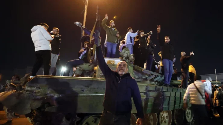 Sirienii sărbătoresc sfârșitul domniei de jumătate de secol a familiei Assad. „Credem și avem încredere că Siria va fi pentru toți”