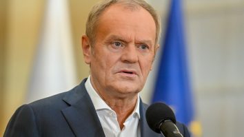 Donald Tusk respinge sugestia președintelui Trump că pătrunderea dronelor rusești în spațiul aerian al Poloniei ar fi fost accidentală