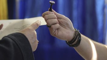 EXIT POLL 19:00 (fără Diaspora). Alegeri parlamentare 2024: PSD – 26%, AUR – 19%, USR – 15,5%, PNL – 15,5%