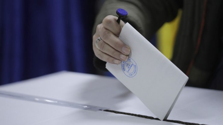 EXIT POLL CURS 21:00 (fără Diaspora) – Alegeri parlamentare 2024: PSD conduce cu 25,7% pentru Senat și 25,5% pentru Camera Deputaților. AUR e pe locul 2, cu 19,5% și 19,3%