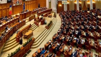 Liderii partidelor se reunesc ca să discute cum va arăta noul guvern. Social democrații ar vrea ca Ciolacu să rămână premier