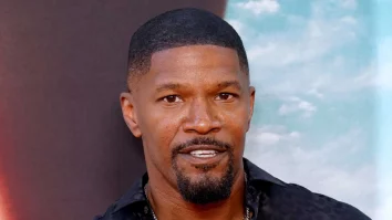 Jamie Foxx „se recuperează” după ce a fost atacat într-un restaurant din Beverly Hills în timpul unei cine aniversare