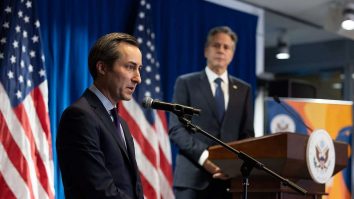 Departamentul de Stat al SUA urmărește cu îngrijorare alegerile din România și trage un semnal de alarmă cu privire la documentele CSAT declasificate. Matthew Miller: „România nu trebuie să stea departe de alianțele occidentale”