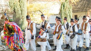 Crăciunul în România a evoluat de-a lungul secolelor, păstrând esența spiritualității și a tradițiilor. Ioan-Aurel Pop: „Suntem singura țară europeană care are peste 7.000 de colinde”