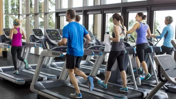 Ce beneficii are pauza între seturi la sală? Antrenor: „Oferă corpului și minții timp de refacere și adaptare la efort”