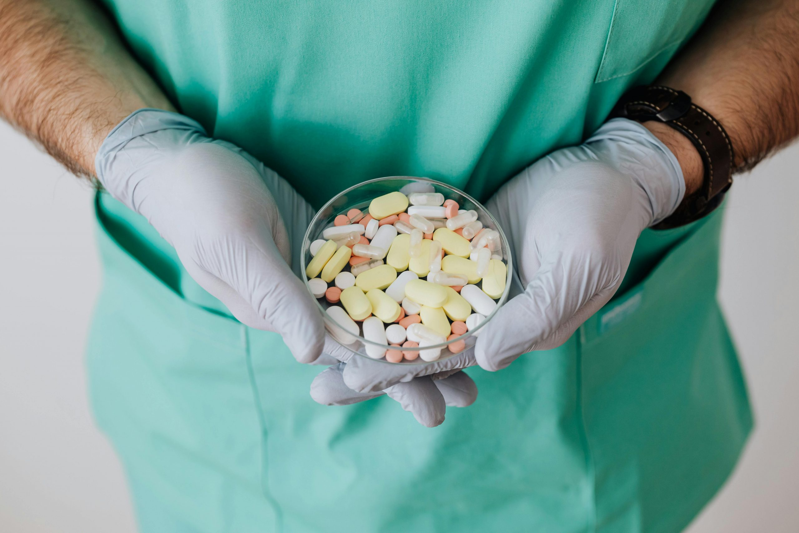 O nouă serie de antibiotice este dezvoltată în India. Cum ar putea aceasta să revoluționeze medicina