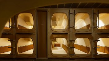 Hotelurile capsulă sunt din ce în ce mai căutate. Camerele sunt perfecte pentru călătorii cu buget redus