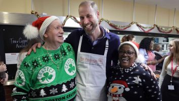 De Crăciun, dăruiește din suflet: Prințul William urmează pașii caritabili ai mamei sale, prințesa Diana