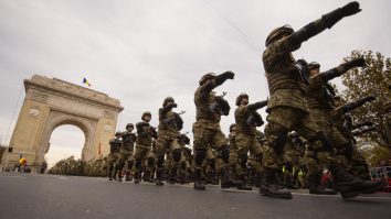 De 1 decembrie au fost peste 2.500 de militari la defilarea din Capitală. Dronele Bayraktar TB2 au fost planificate să survoleze pentru prima dată