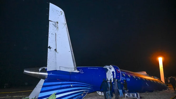 Ancheta preliminară confirmă că o rachetă rusească a provocat prăbușirea Azerbaijan Airlines în Kazahstan