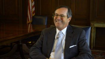 Donald Trump l-a nominalizat pe Warren Stephens pentru a deveni ambasadorul SUA în Regatul Unit. Omul de afaceri este CEO al băncii private Stephens Inc