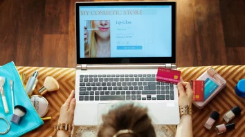 Dependența de shopping online se poate transforma într-o adevărată problemă. Psiholog: „Cumpărăturile activează sistemul de recompensă din creier și eliberează dopamină”
