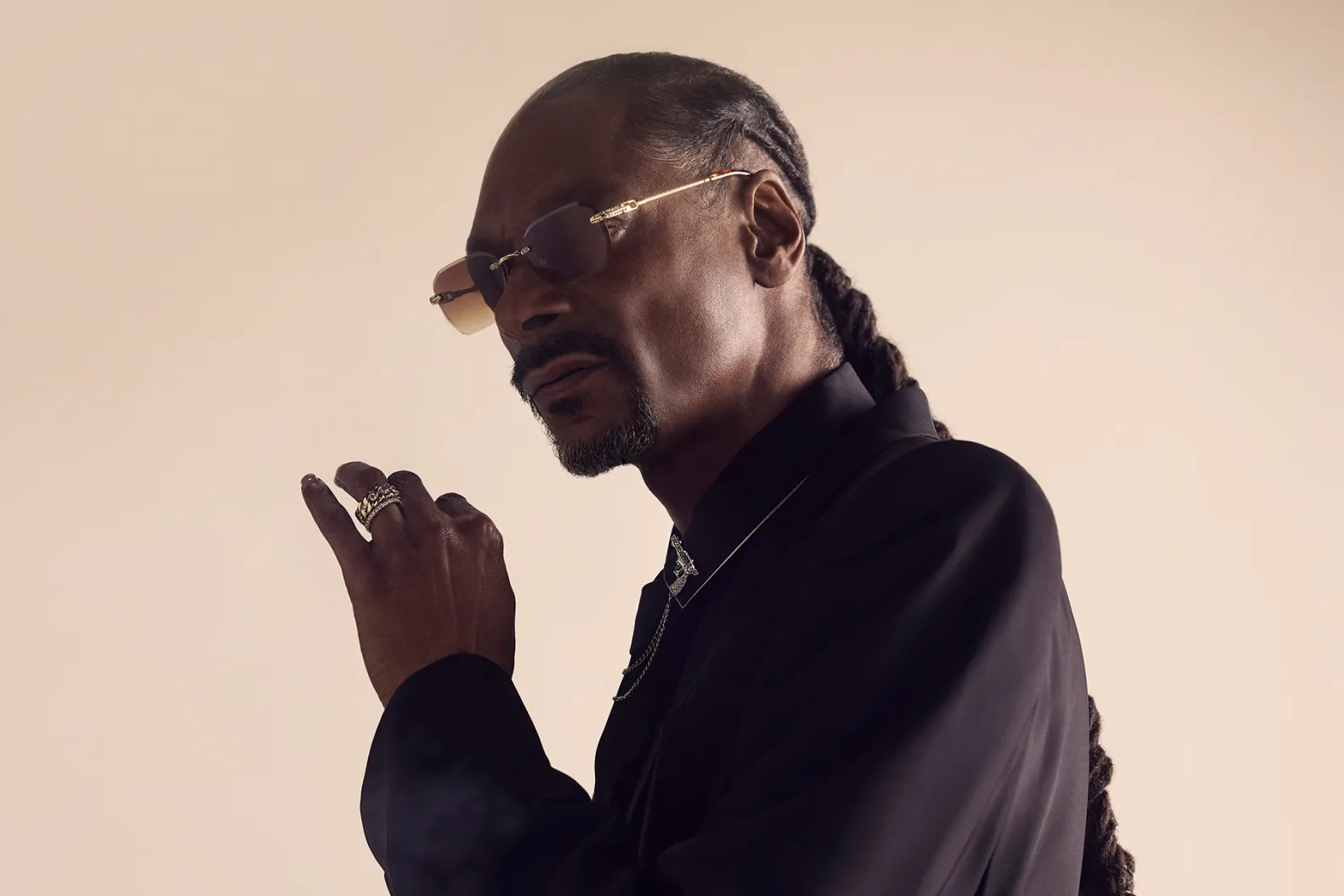 Snoop Dogg și Dr. Dre au făcut echipă pentru un nou album. „Missionary” conține 16 piese
