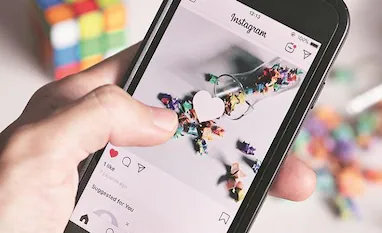 Spania a pornit războiul contra fake news și a început cu influencerii: „Le facem viața mai dificilă celor care se dedică minciunii”