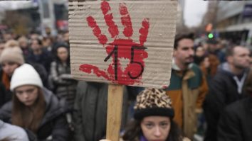 Amnesty International: Autoritățile din Serbia au folosit spyware pentru a supraveghea ilegal activiști și jurnaliști