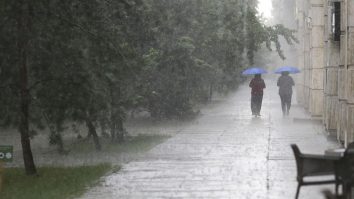 ANM anunță vreme ploioasă weekendul acesta. La ce te poți aștepta