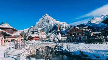 Aproximativ 2.780 de miliardari din întreaga lume aleg să își petreacă sărbătorile de iarnă în locații unice. Care sunt cele mai vizitate destinații de elita globală