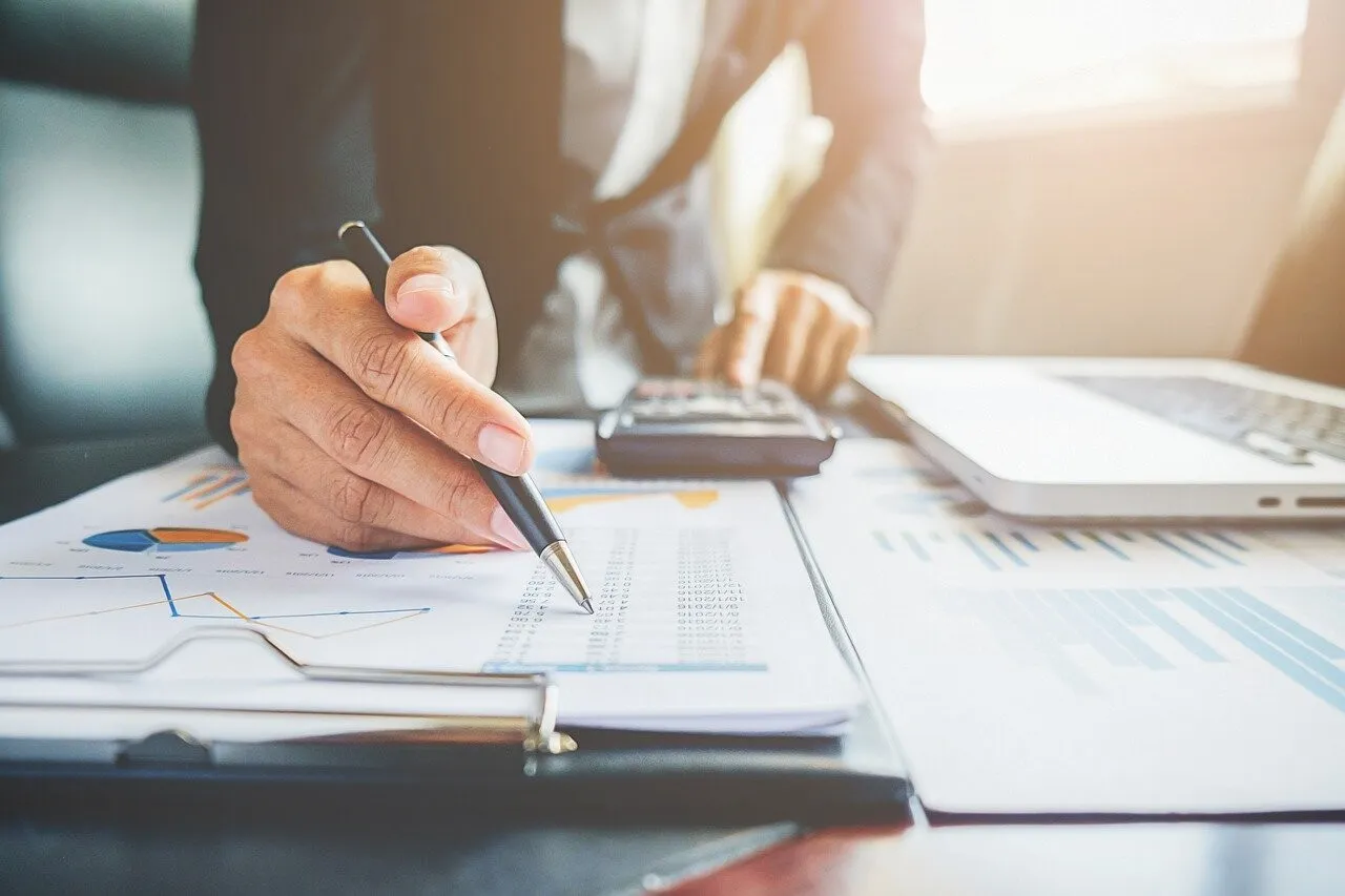 Cresc sau nu taxele în 2025? Fără Guvern, bugetul de stat rămâne suspendat, în ciuda presiunilor economice