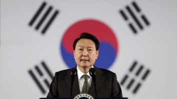 Poliția din Coreea de Sud a făcut o percheziție în biroul președintelui Yoon în urma declarării legii marțiale