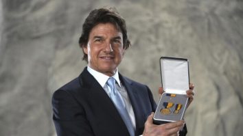 Tom Cruise primește o distincție din partea marinei americane pentru celebrul rol Maverick din „Top Gun”
