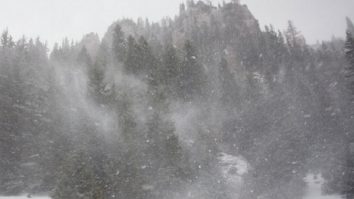 Cum e vremea la munte? ANM a emis o avertizare Cod portocaliu de viscol în Carpaţii Orientali şi Meridionali