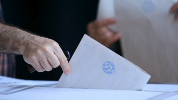 Pentru prima oară din 1990, Parlamentul este format din 7 partide. PSD are cel mai mare scor, urmat de AUR și PNL