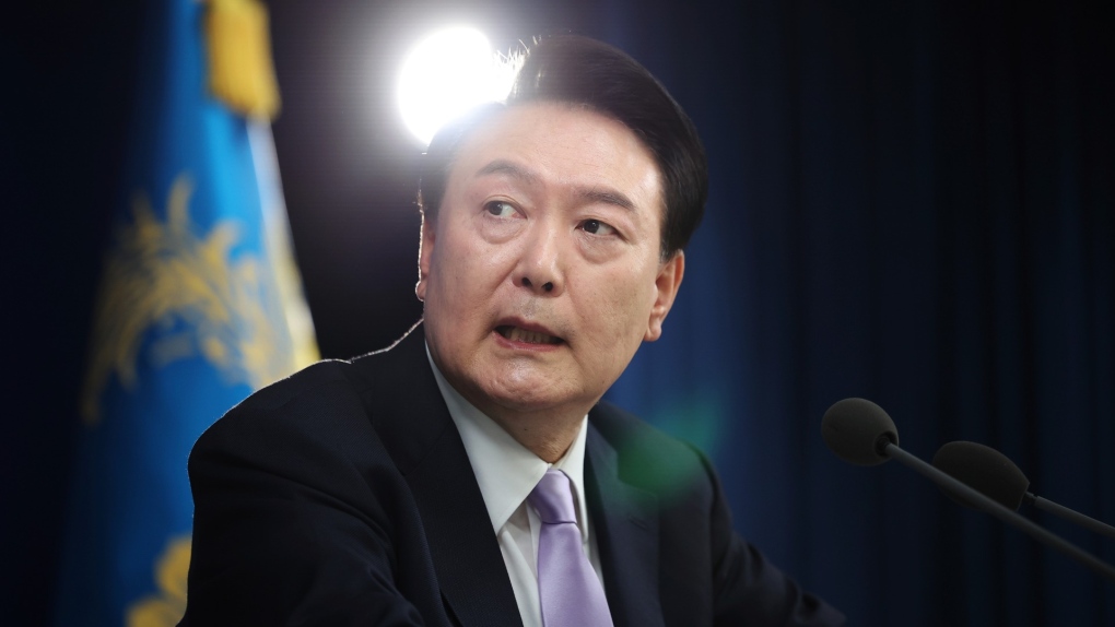 VIDEO. Proteste în Coreea de Sud după decretul președintelui Yoon Suk Yeol de a implementa legea marțială. 190 de parlamentari au votat pentru anularea măsurii