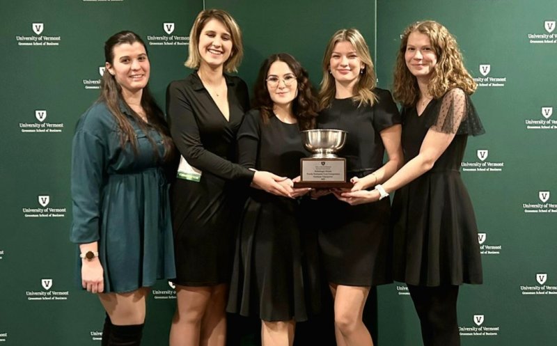 Patru studente de la UBB Cluj au câștigat „Cupa mondială pe afaceri de familie”