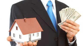 Piața imobiliară din România trece la o nouă etapă. Tranzacțiile cu locuințe au scăzut cu 9% în primele patru luni din 2025, comparativ cu 2024