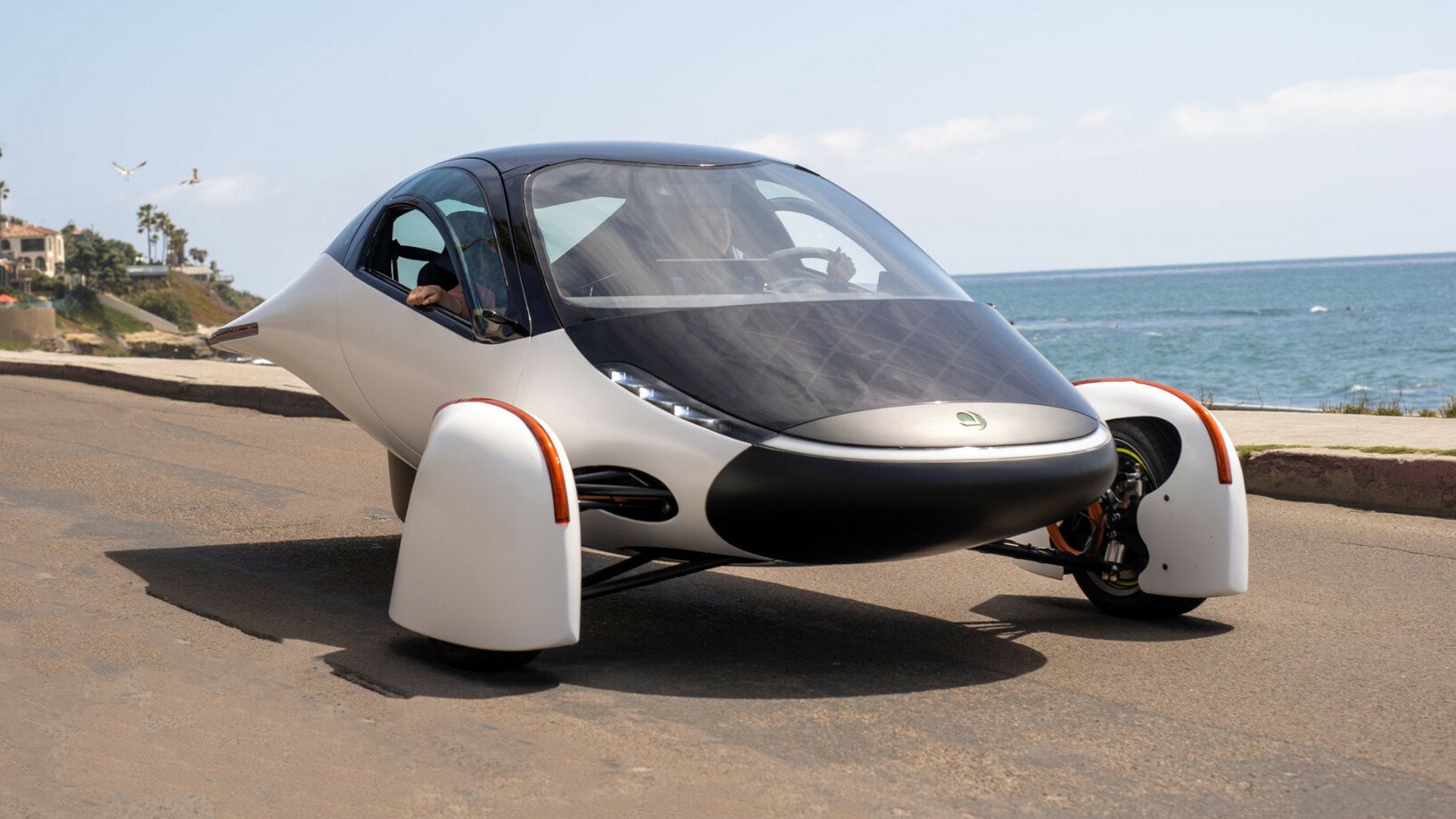 Aptera EV revoluționează piața electricelor cu autonomie solară