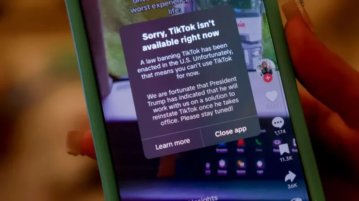 TikTok a devenit inaccesibil în SUA cu câteva ore înainte ca legea adoptată să intre în vigoare. Ce le-a transmis compania utilizatorilor