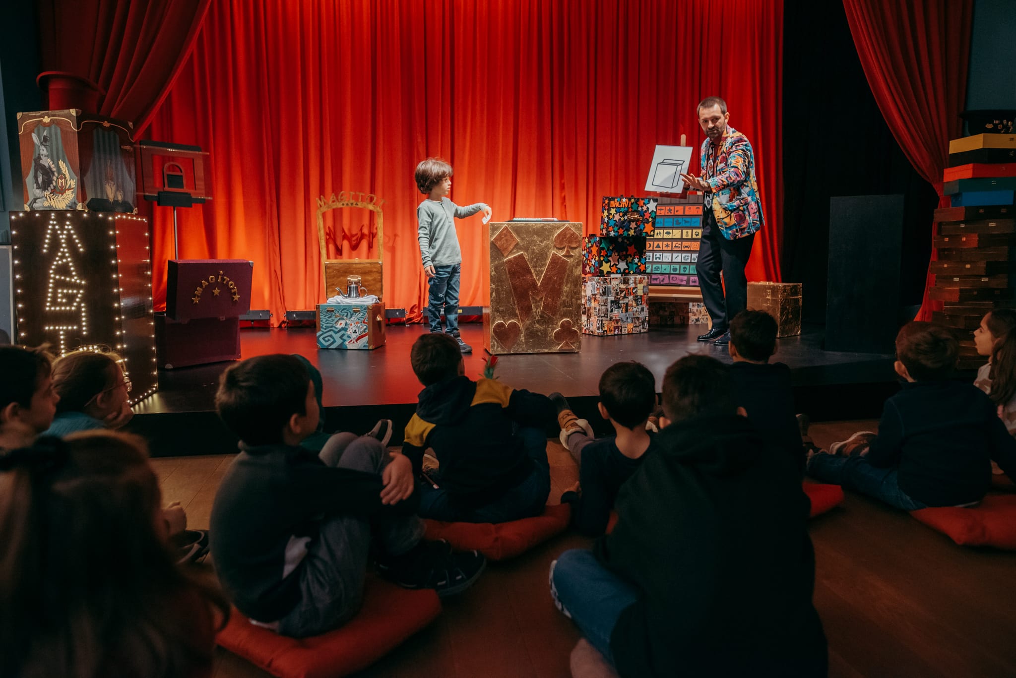 ARCUB te invită la magie și poezie. Secretele iluziei prind viață de Ziua Culturii