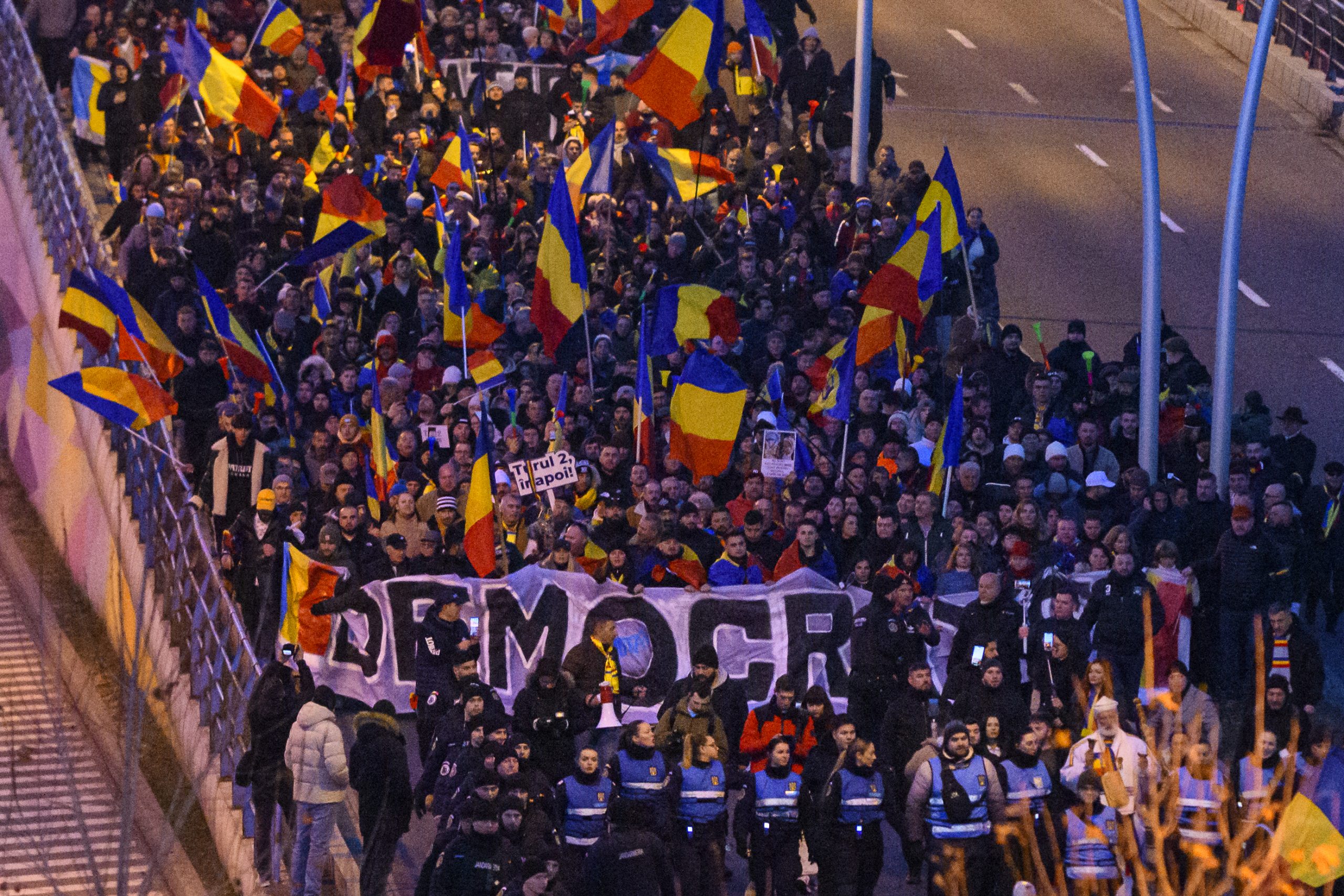 Răsvan Popescu: „Poporul suveran” şi Guvernul de avarie