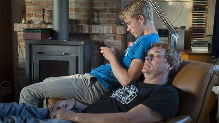 STUDIU. Numărul tinerilor care locuiesc cu părinții a crescut semnificativ