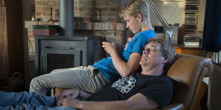 STUDIU. Numărul tinerilor care locuiesc cu părinții a crescut semnificativ