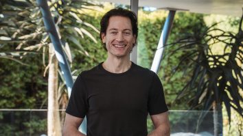 Bryan Johnson consumă 100 de vitamine zilnic. Ce stil de viață a adoptat miliardarul pentru a se menține tânăr